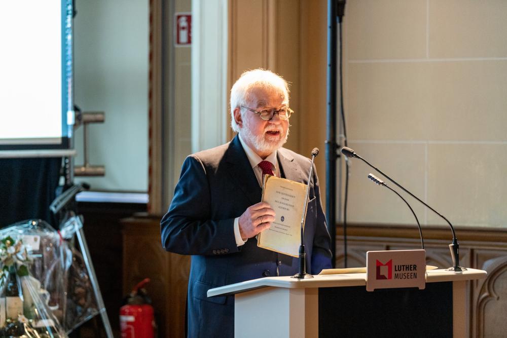 Prof. Dr. Dr. Dr. h. c. Johannes Schilling am Redepult