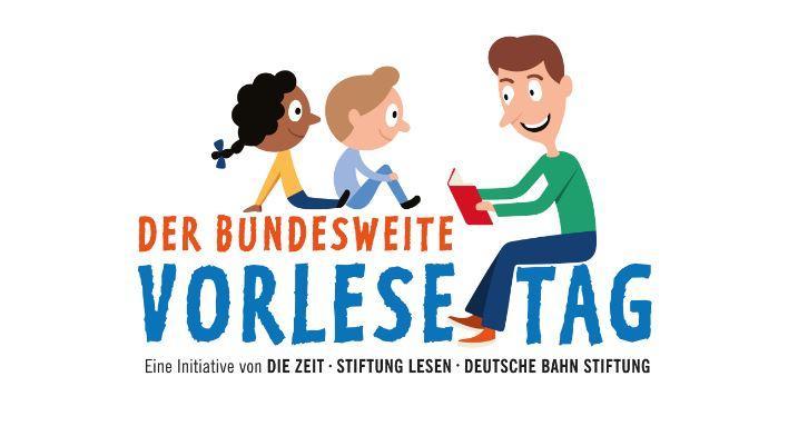 große blaue Buchstaben "Vorlesetag" zwei Comickinder sitzen auf dem Wort